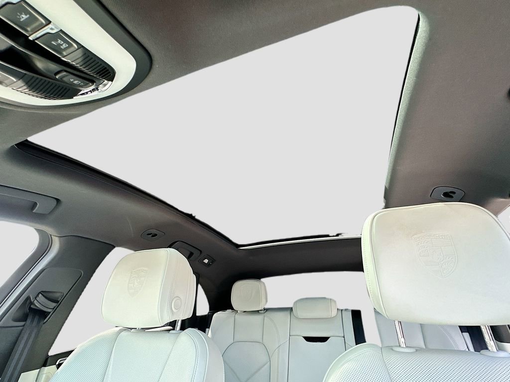 Certified 2023 Porsche Macan S AWD/4WD image 14