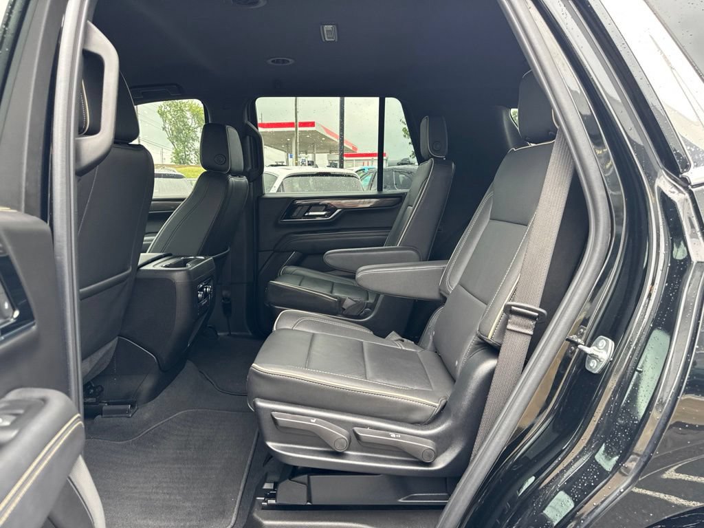 Used 2025 GMC Yukon Elevation AWD/4WD image 25