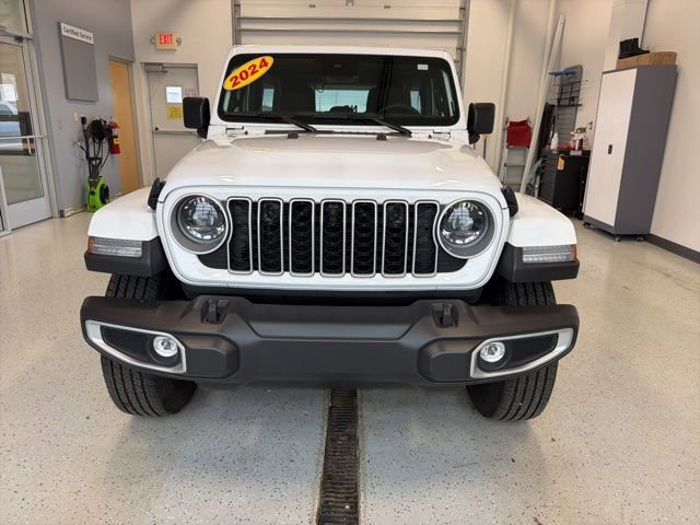 Used 2024 Jeep Wrangler Sahara w/ Technology Group image 2