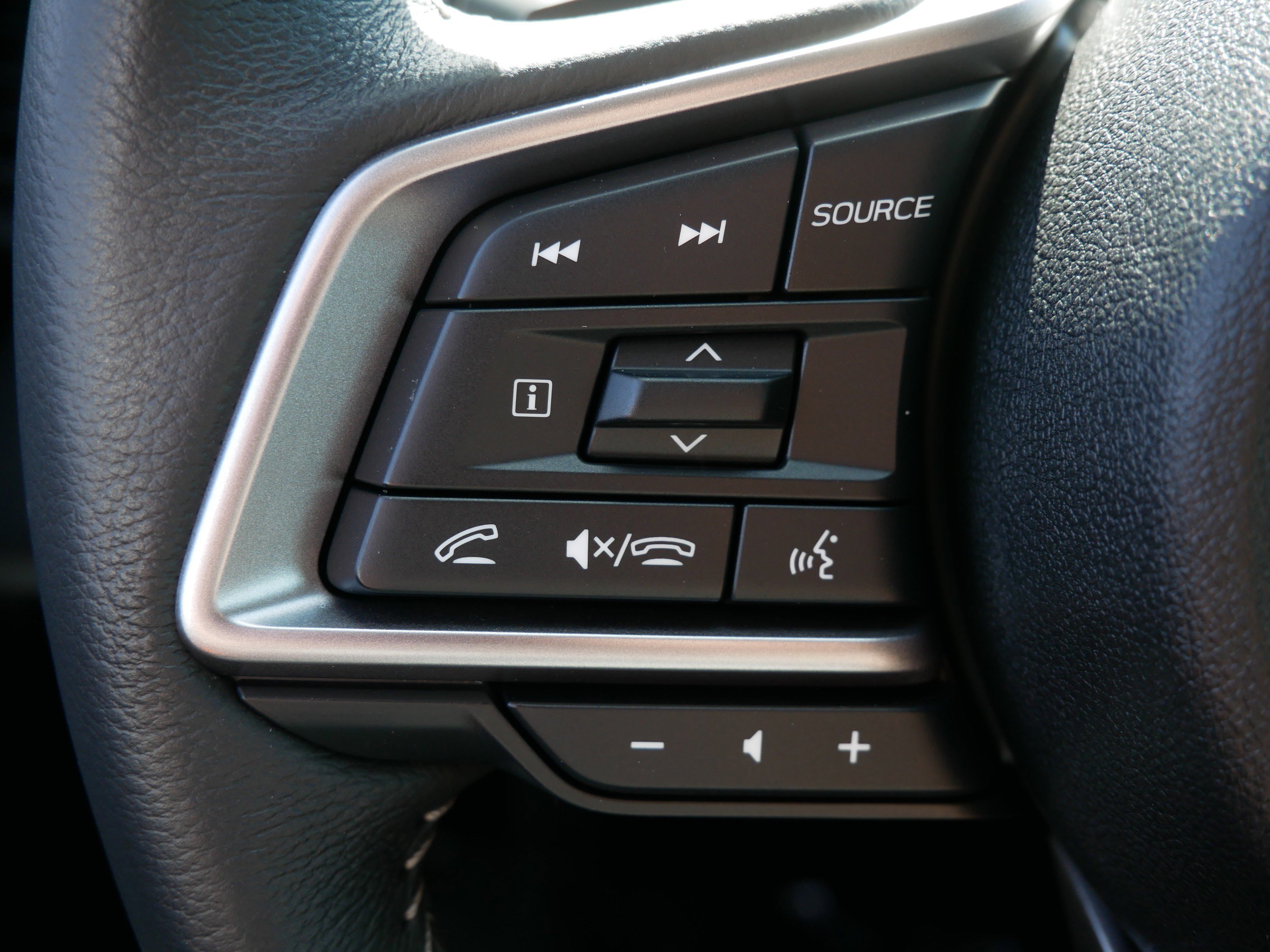 Used 2025 Subaru Outback Premium image 31