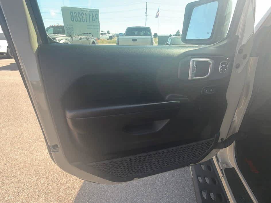 Used 2020 Jeep Gladiator Sport w/ Quick Order Package 24S AWD/4WD image 9