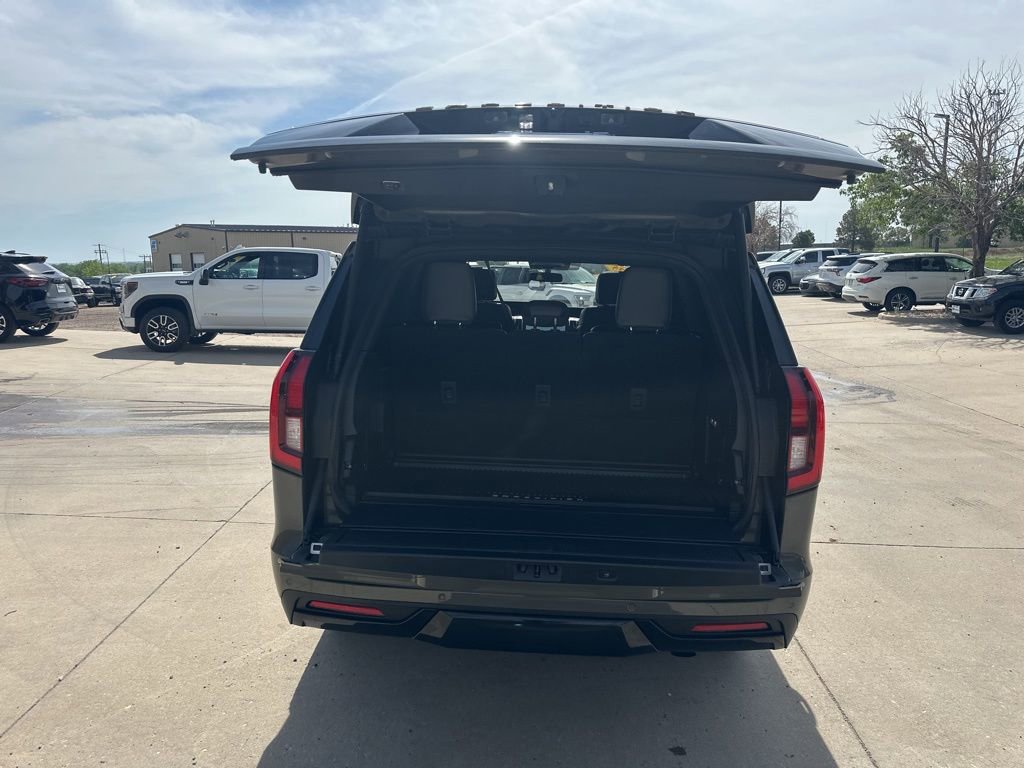 Used 2025 Ford Expedition Tremor AWD/4WD image 23
