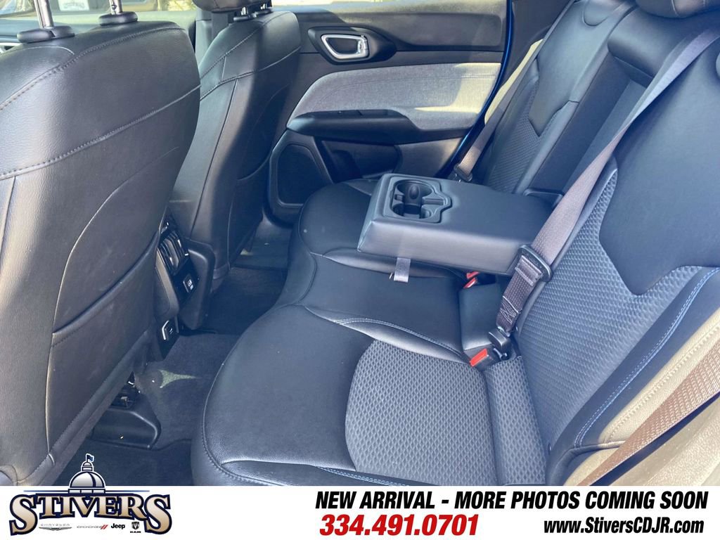 Used 2025 Jeep Compass Latitude image 14