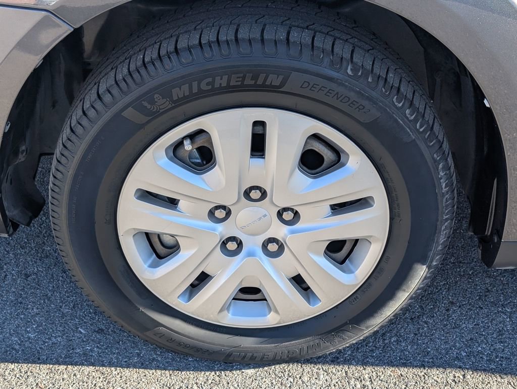 Used 2020 Dodge Journey SE image 23