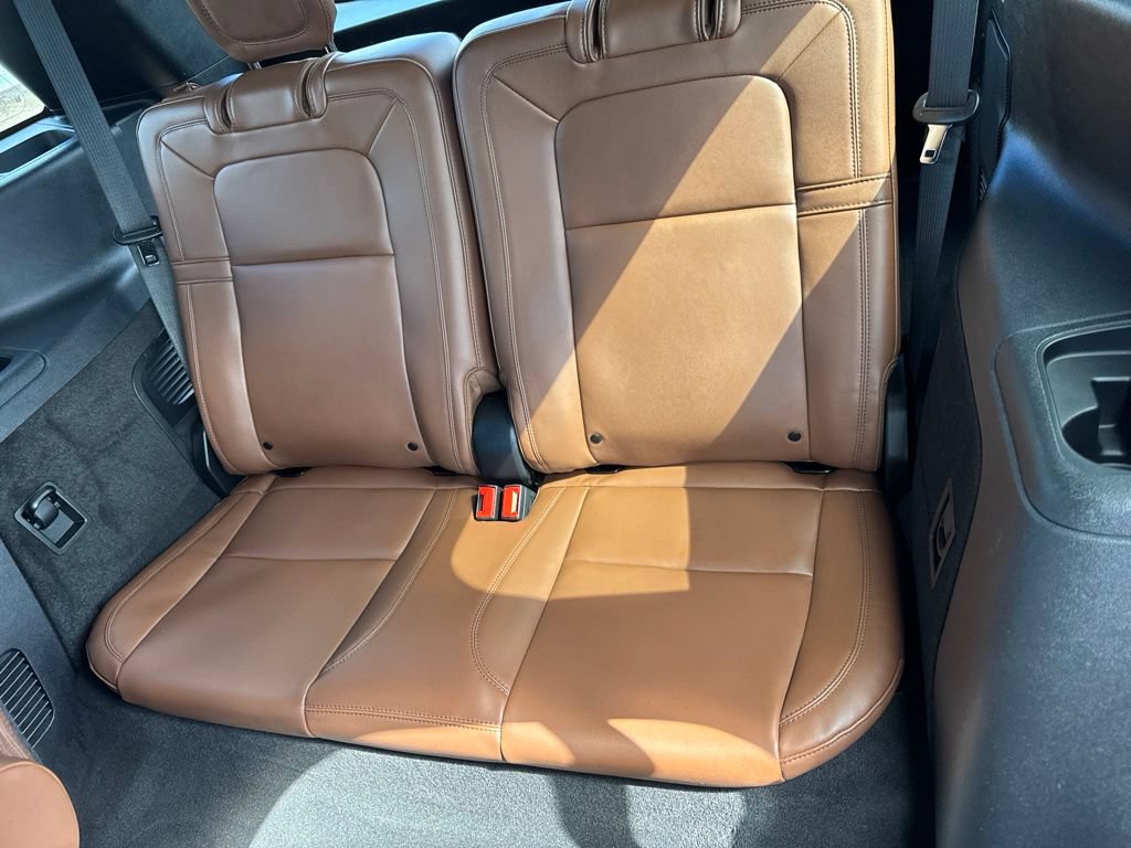 Used 2023 Lincoln Aviator Reserve AWD/4WD image 13