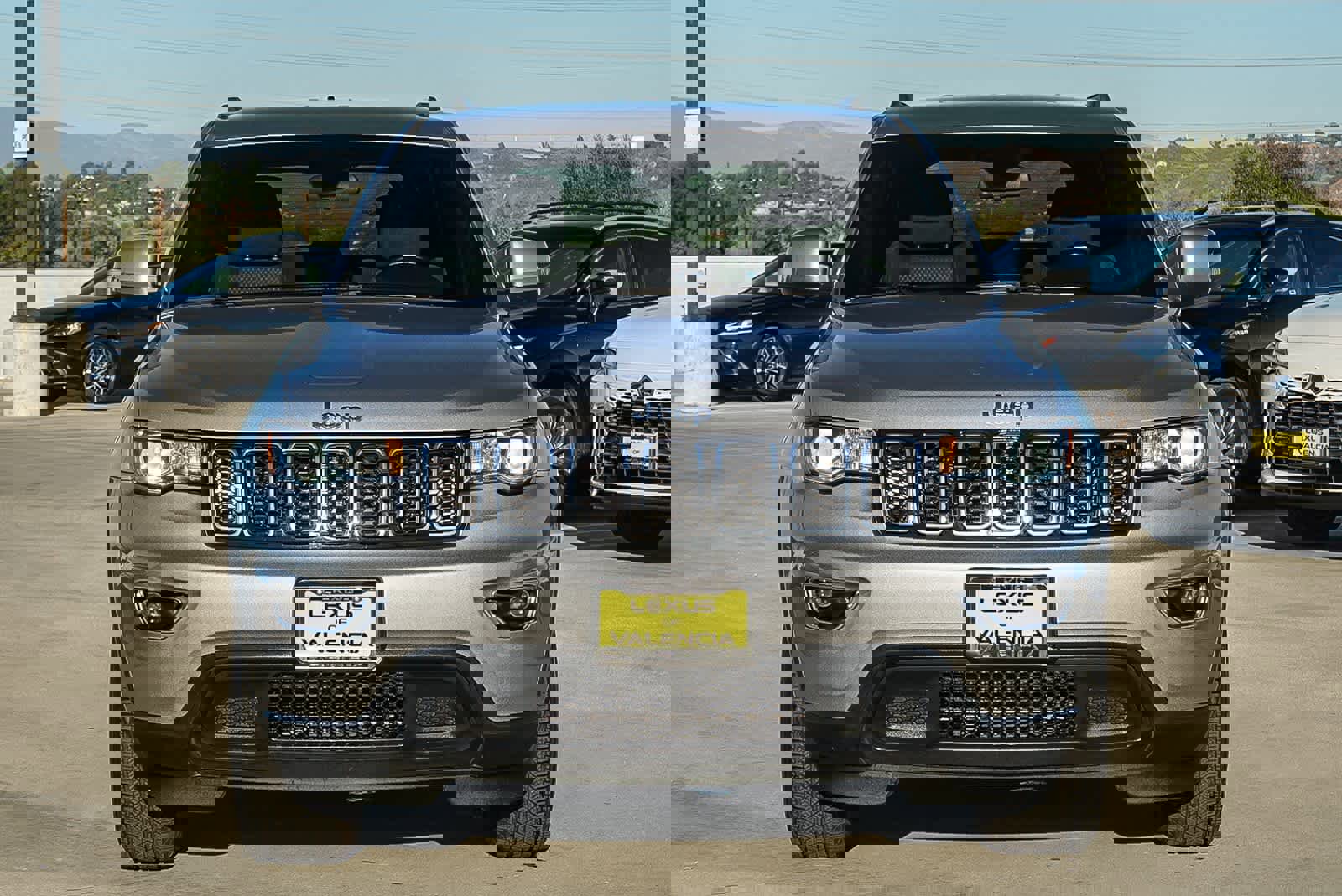 Used 2020 Jeep Grand Cherokee Laredo image 7