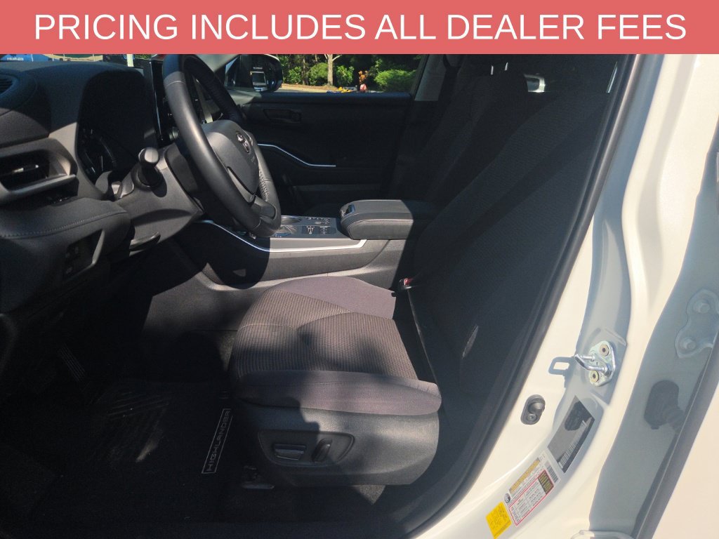 Certified 2025 Toyota Highlander LE AWD/4WD image 6