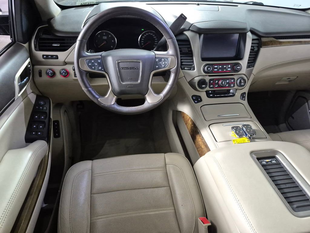 Used 2016 GMC Yukon Denali w/ Open Road Package AWD/4WD image 10