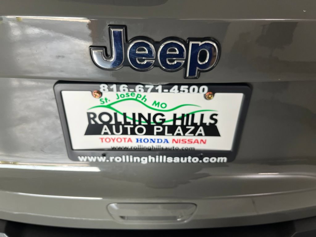 Used 2023 Jeep Renegade Latitude AWD/4WD image 42