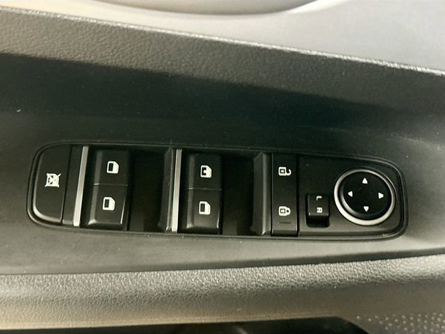 Used 2023 Kia Forte LXS w/ LXS Technology Package image 17