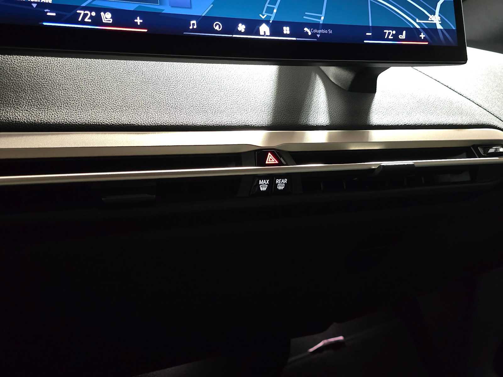 Used 2024 BMW iX xDrive50 w/ Sport Package AWD/4WD image 32