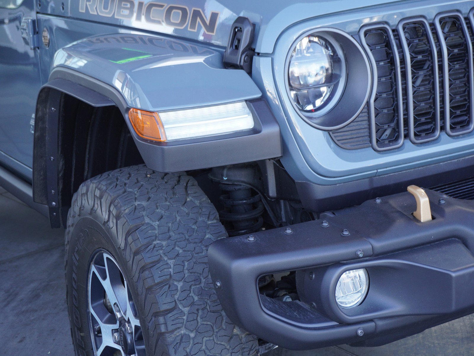 Used 2024 Jeep Wrangler Unlimited Rubicon 392 AWD/4WD image 3
