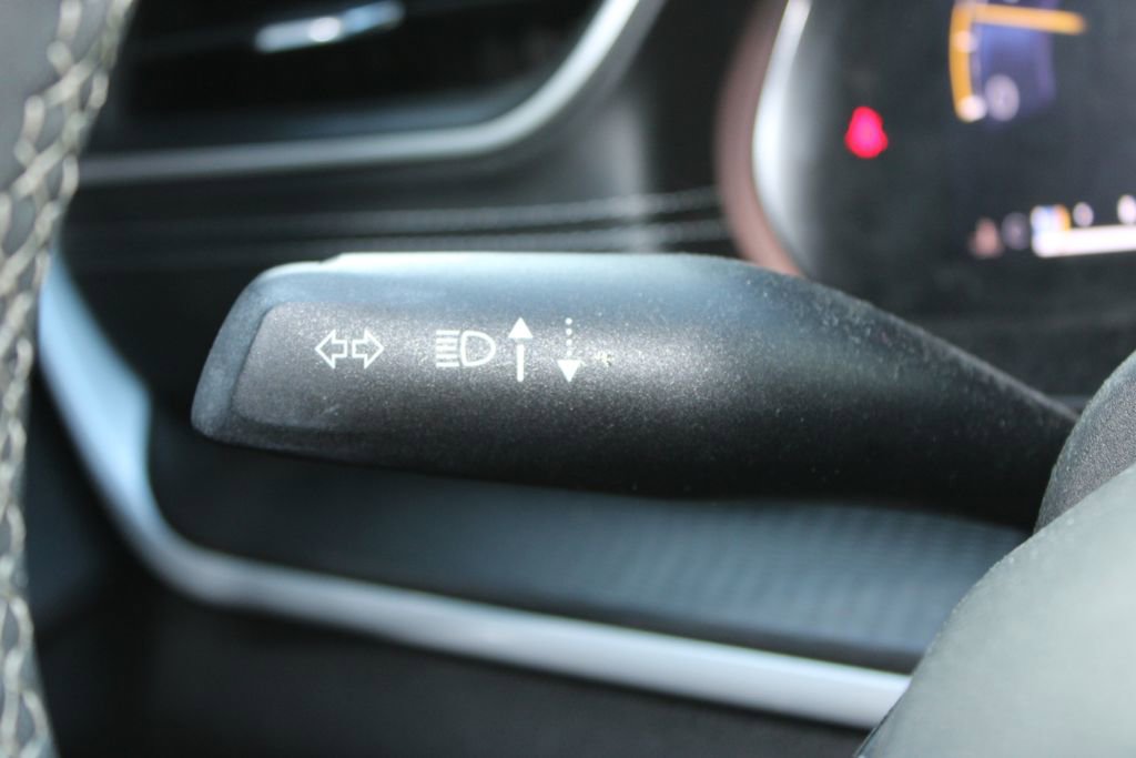 Used 2023 Jeep Grand Cherokee L Laredo image 40