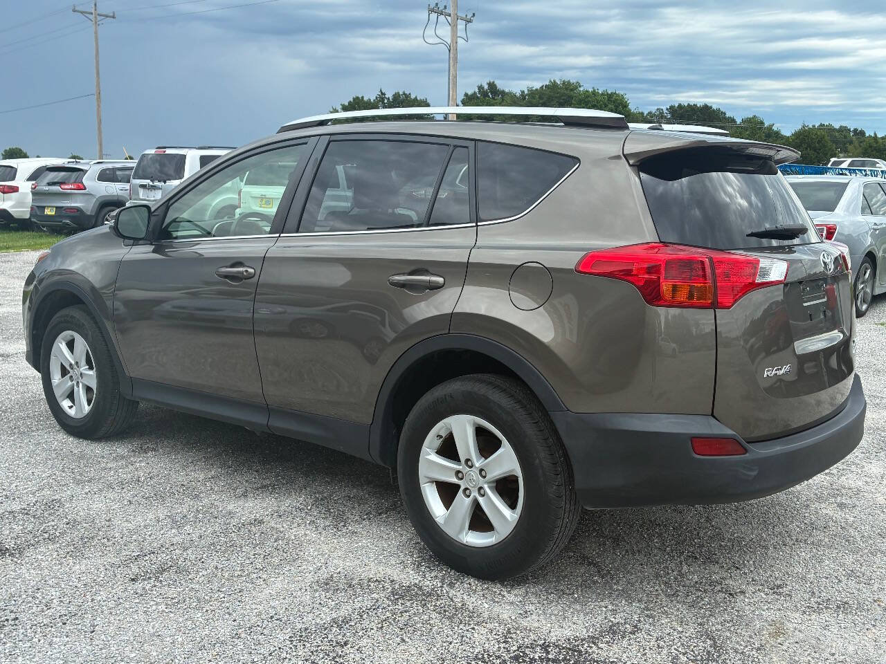 Used 2013 Toyota RAV4 XLE AWD/4WD image 5