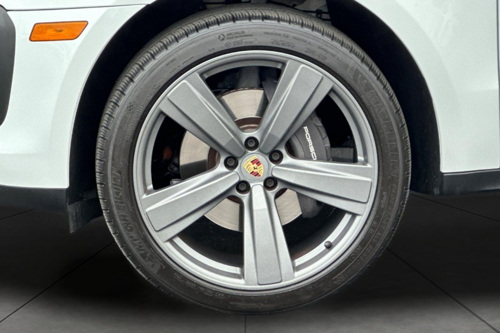 Used 2023 Porsche Macan AWD/4WD image 25