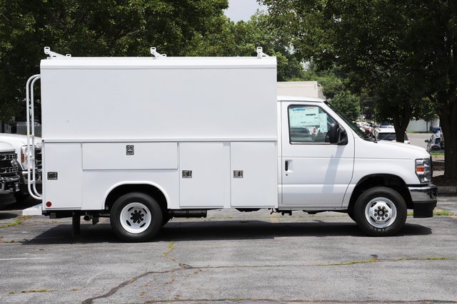 New 2026 Ford E-350 and Econoline 350 Super Duty w/ Power Equipment Group image 4