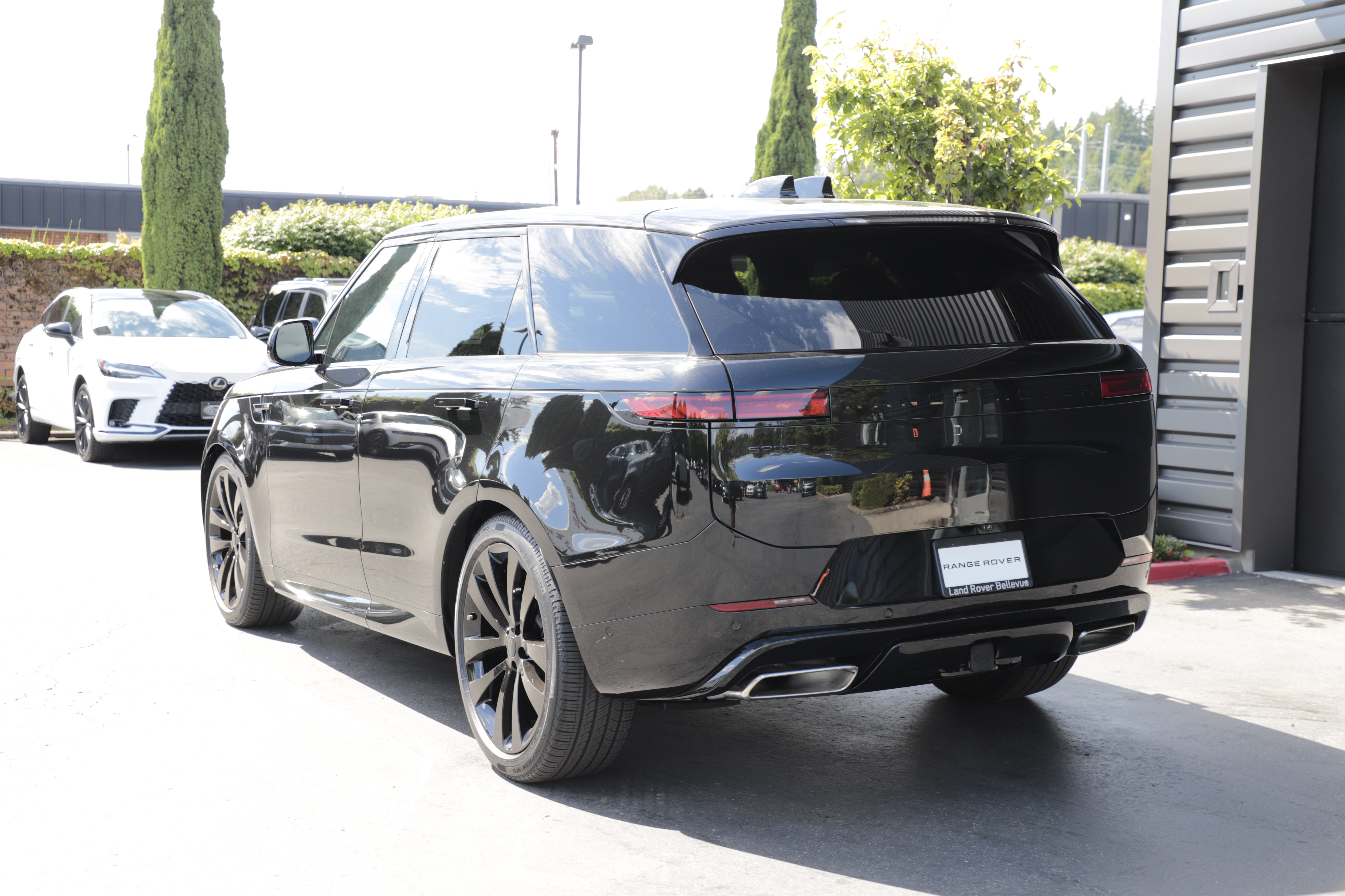 New 2026 Land Rover Range Rover Sport Dynamic SE AWD/4WD image 6