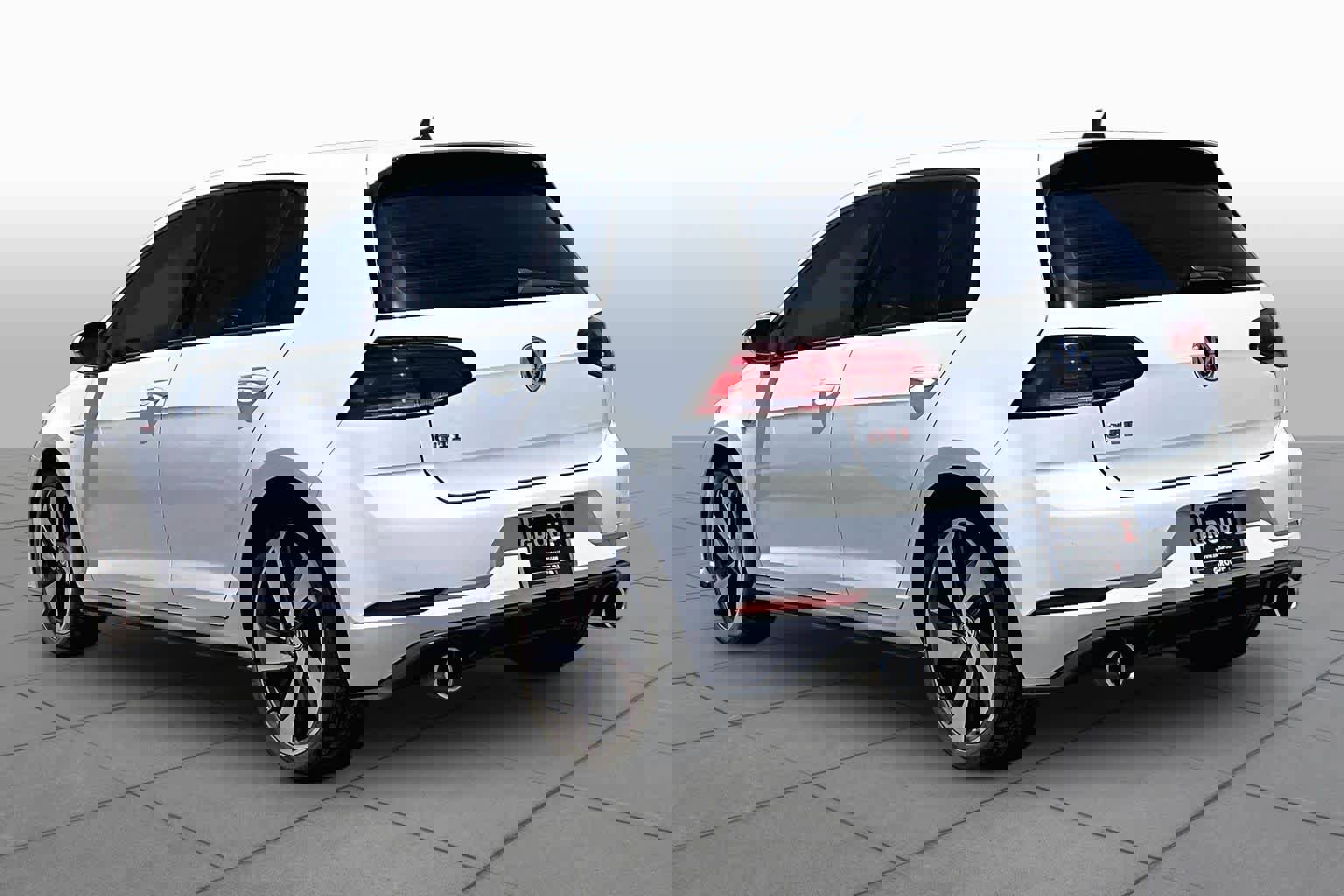 Used 2019 Volkswagen GTI SE FWD image 11