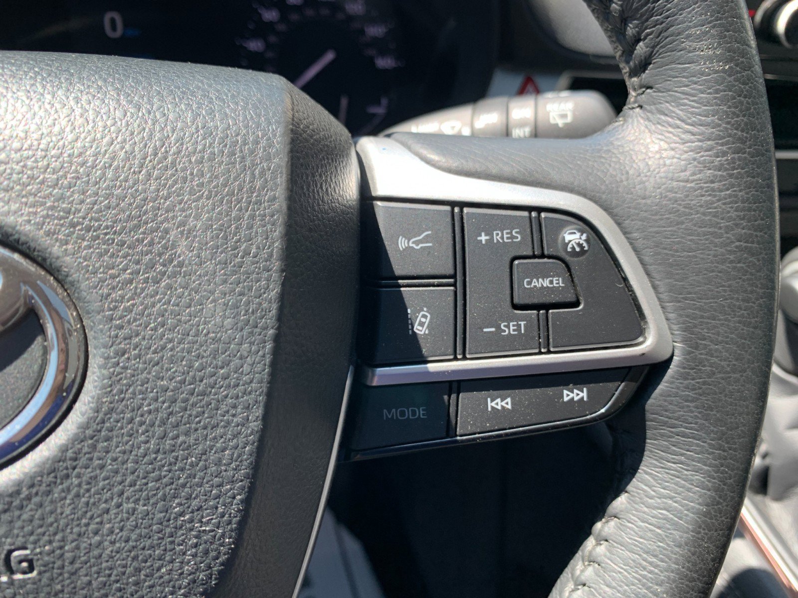 Used 2022 Toyota Sienna XLE AWD/4WD image 18