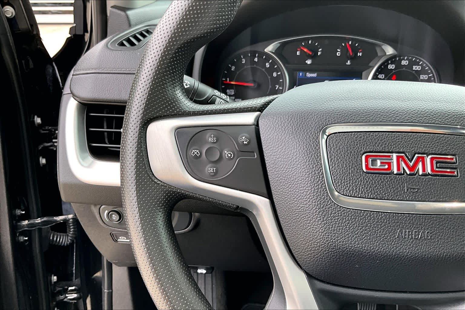 Used 2024 GMC Terrain SLE w/ Driver Convenience Package FWD image 43