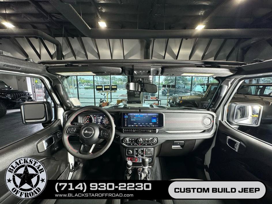Used 2024 Jeep Wrangler Unlimited Rubicon w/ Convenience Group AWD/4WD image 28