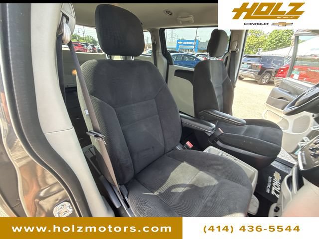 Used 2016 Dodge Grand Caravan SE w/ Quick Order Package 29E SE FWD image 24