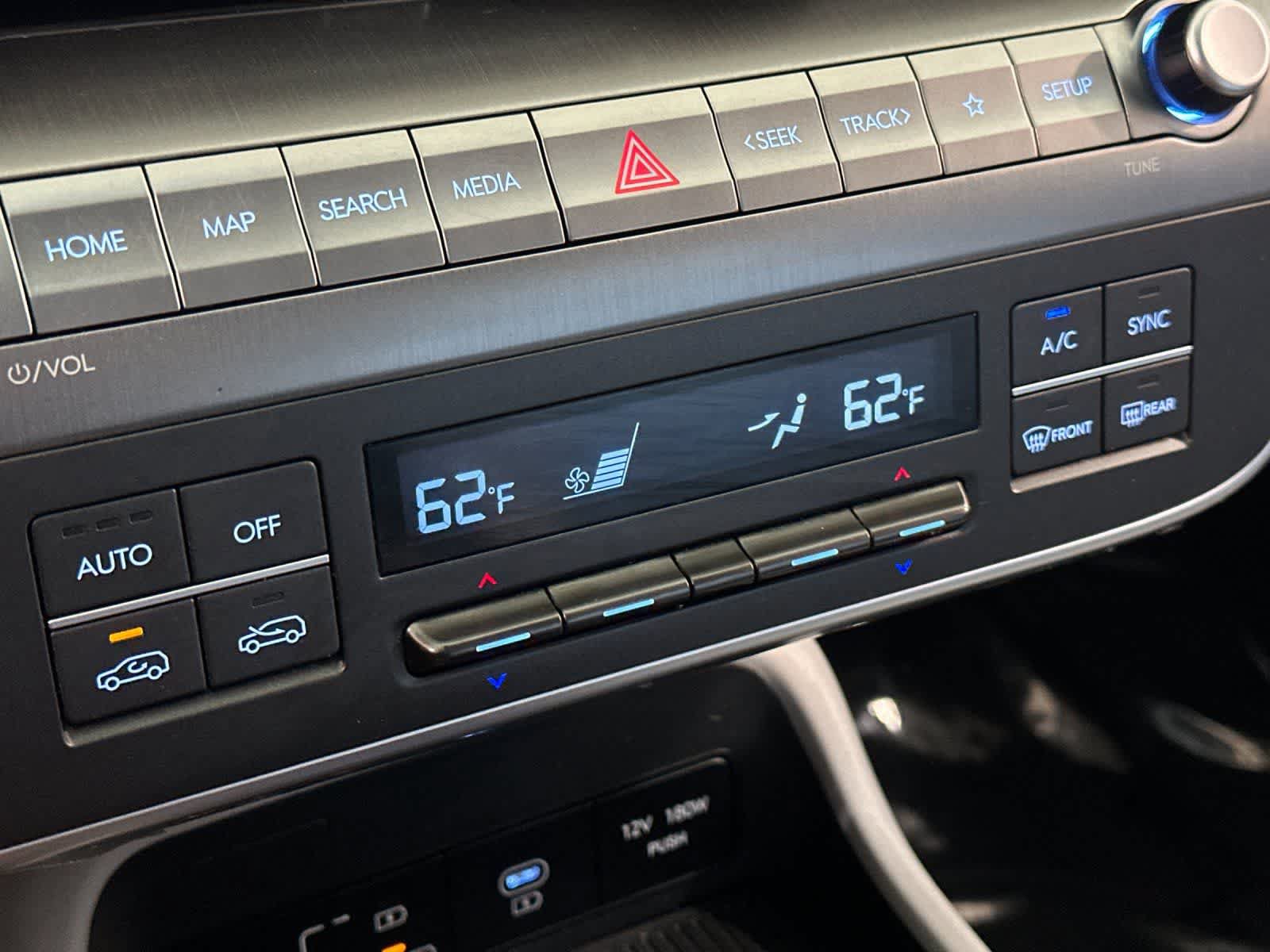 Used 2024 Hyundai Kona SEL AWD/4WD image 21