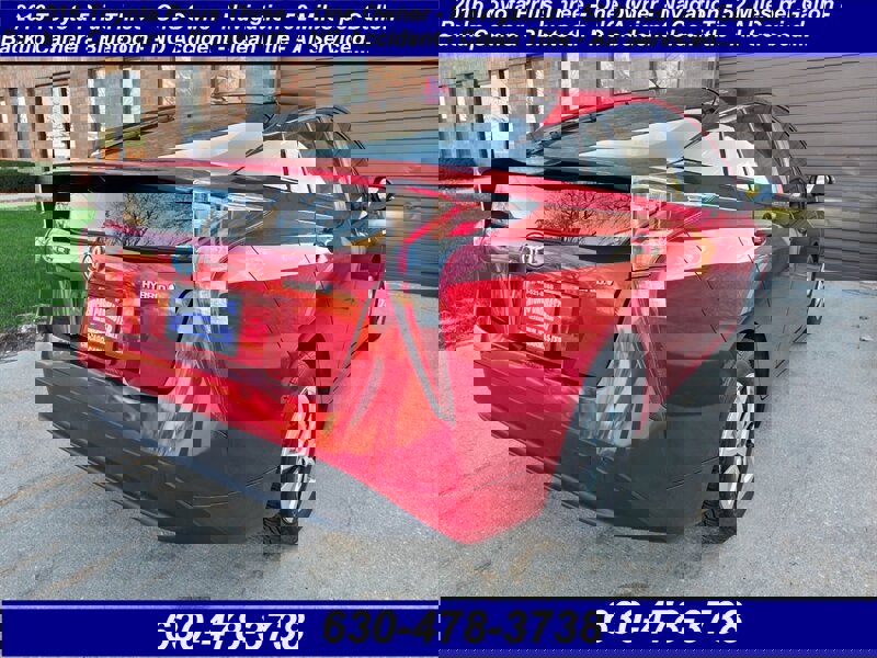 Used 2016 Toyota Prius Three image 2