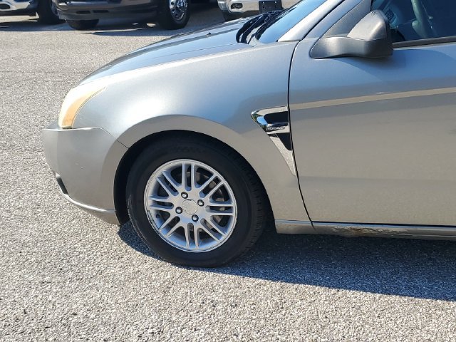 Used 2008 Ford Focus SES FWD image 9