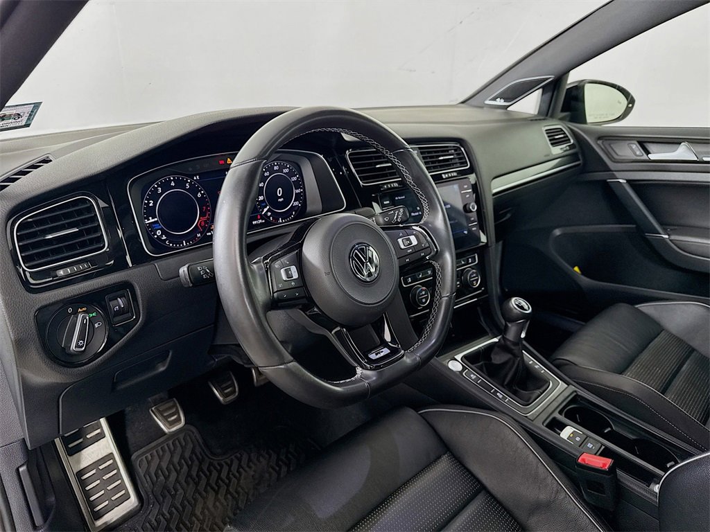 Used 2019 Volkswagen Golf R 4-Door image 9