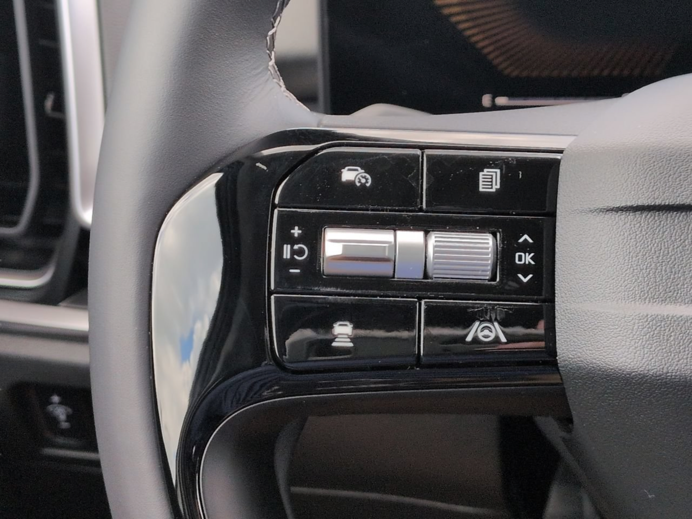 New 2026 Kia Sorento S w/ S Panoramic Sunroof Package FWD image 27