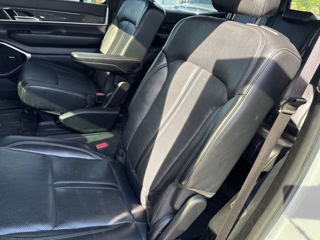 Used 2022 Jeep Wagoneer Series III w/ Premium Group I AWD/4WD image 10