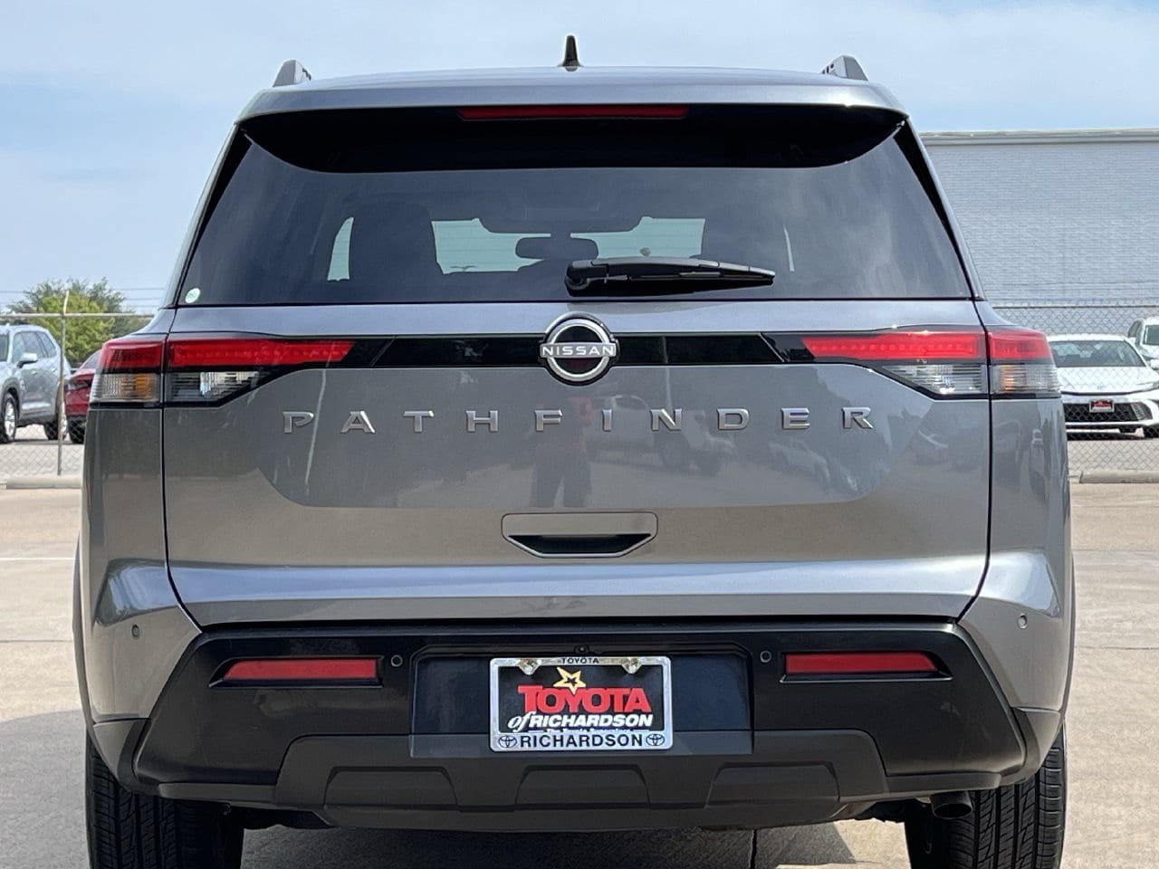 Used 2026 Nissan Pathfinder SV FWD image 5