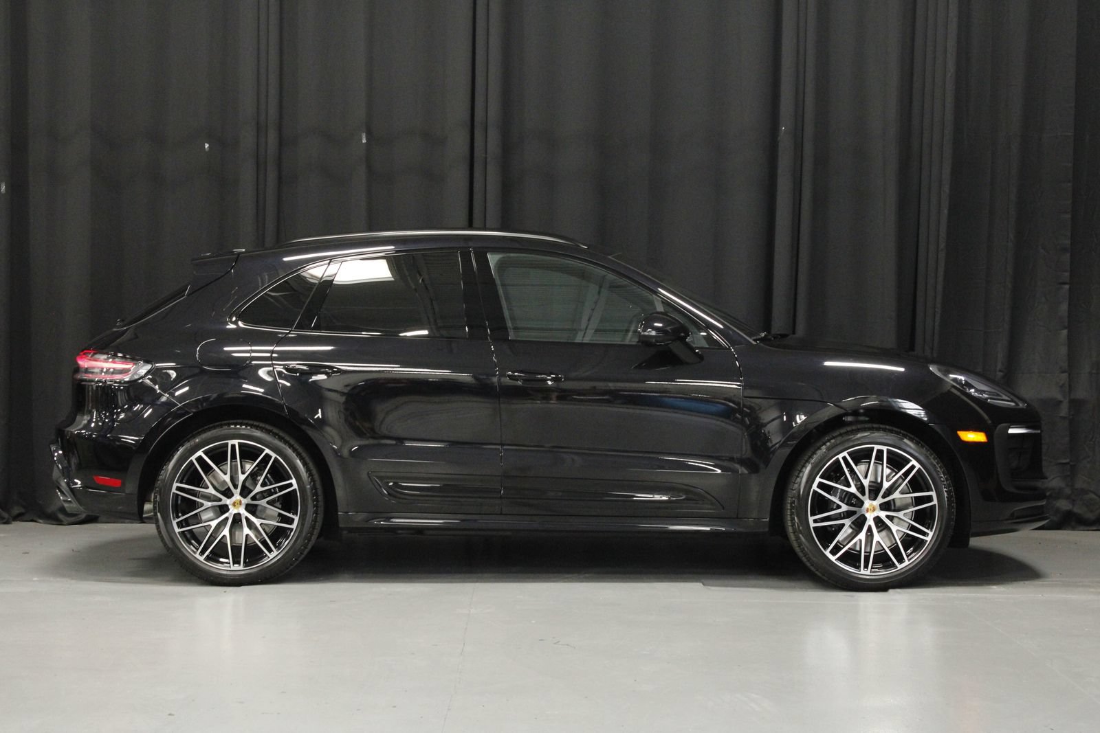 New 2026 Porsche Macan GTS AWD/4WD image 6