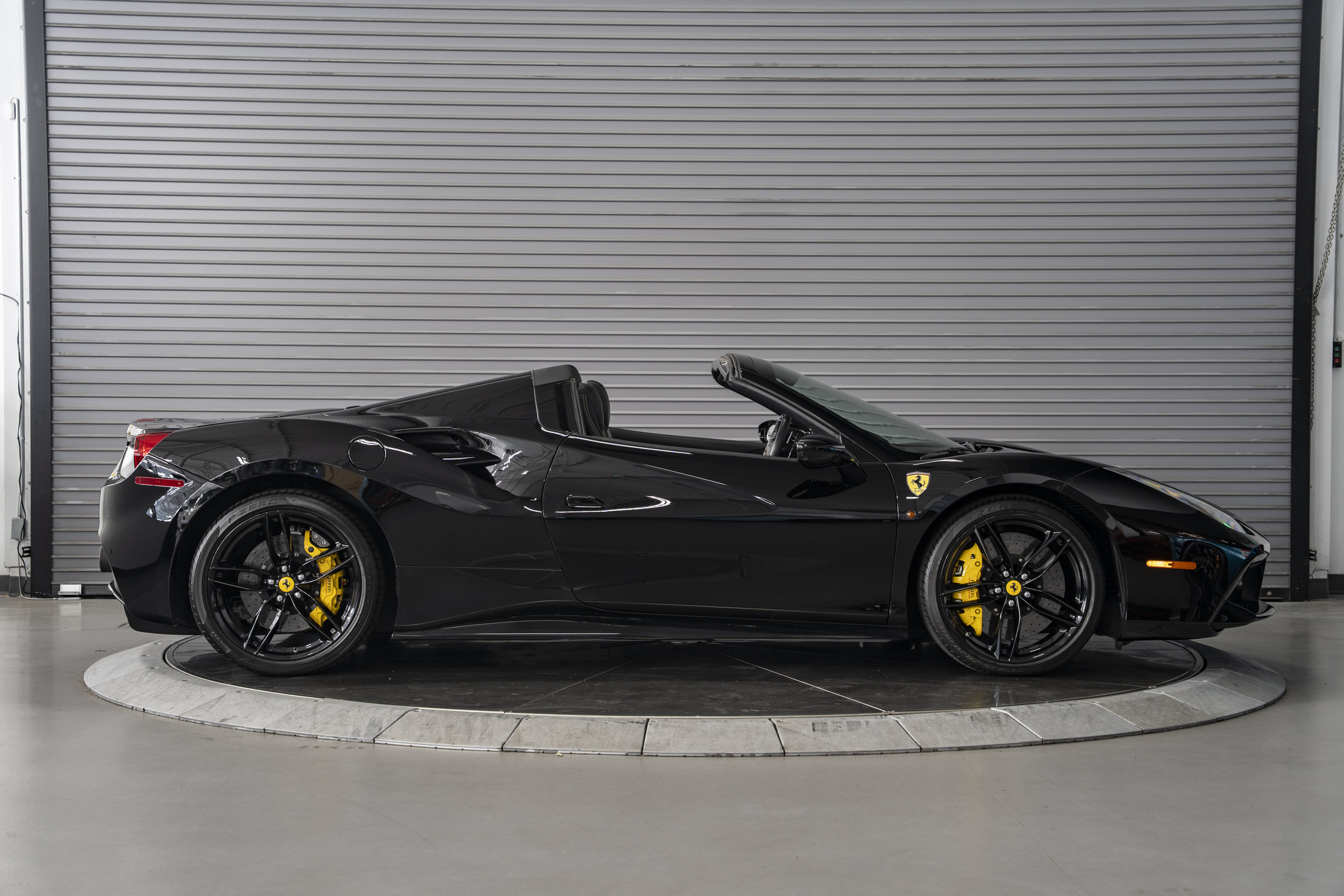 Certified 2018 Ferrari 488 Spider RWD image 6