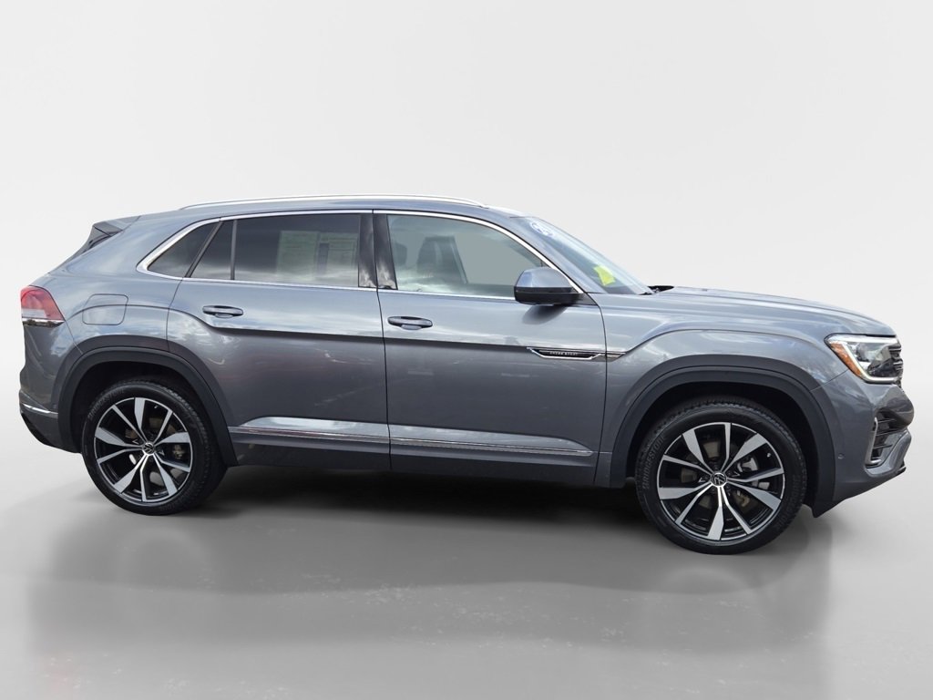 Used 2024 Volkswagen Atlas Cross Sport SEL Premium R-Line image 2