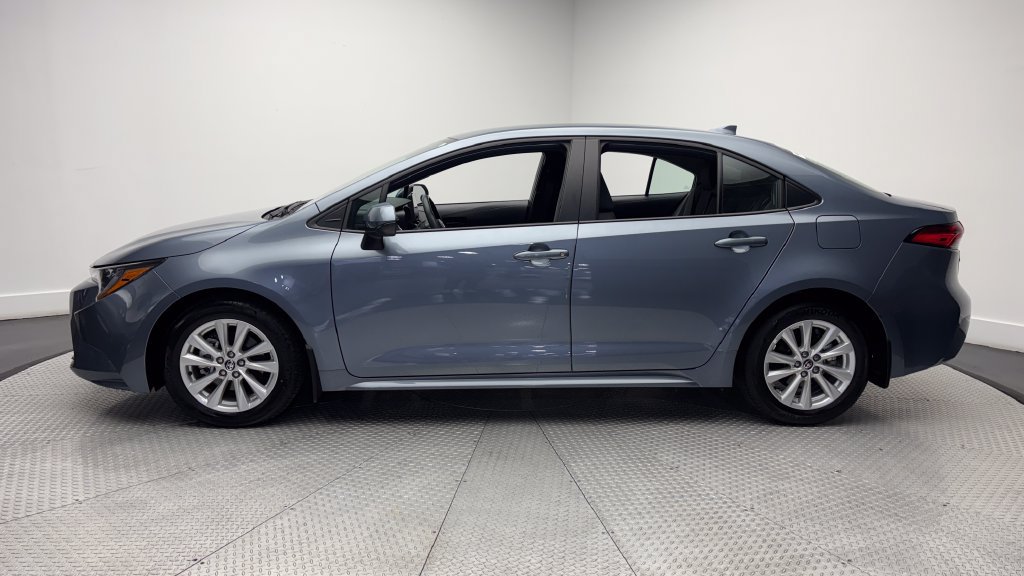 Used 2026 Toyota Corolla LE w/ LE Premium Package FWD image 4