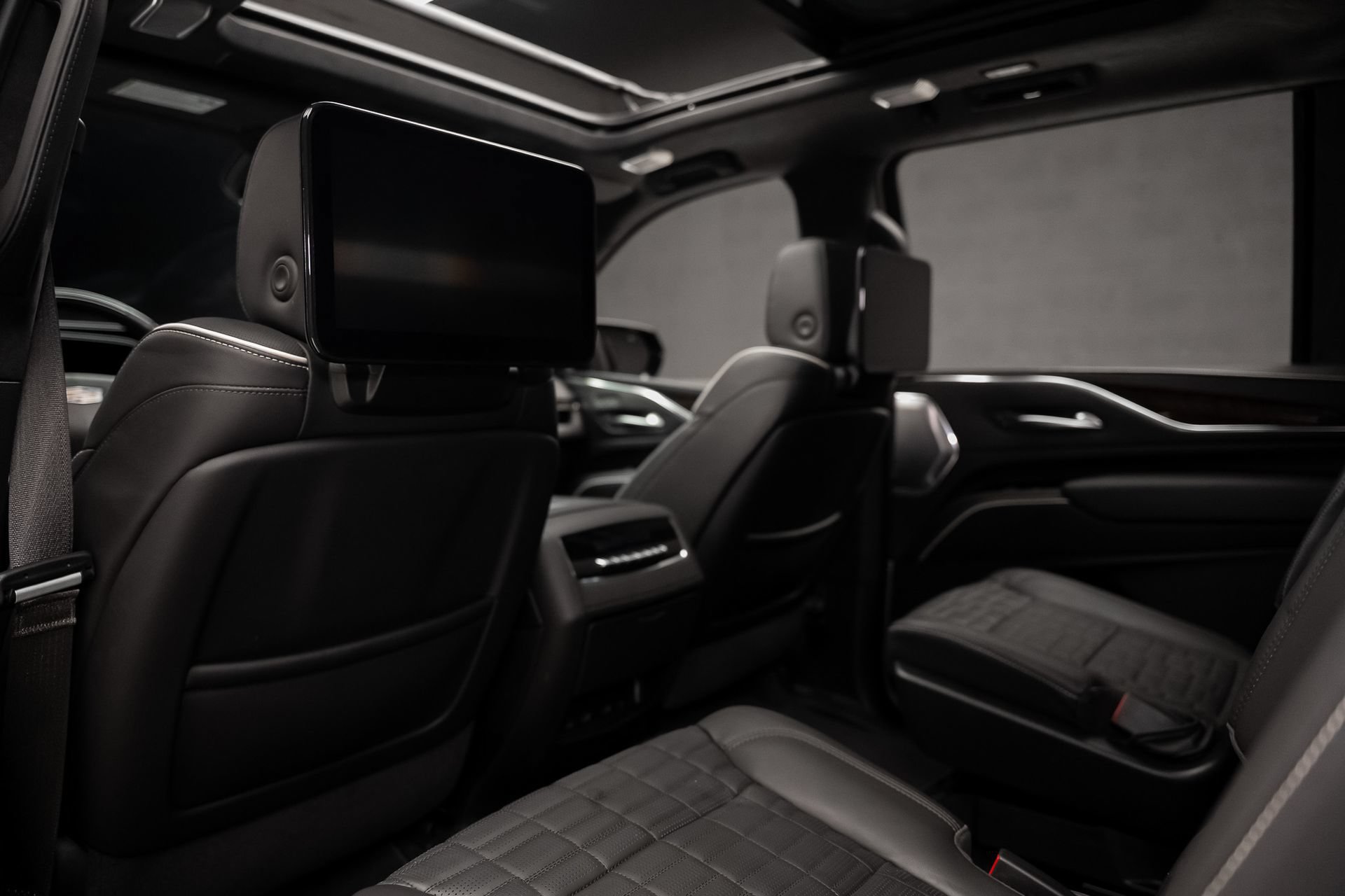 Used 2024 Cadillac Escalade ESV Sport Platinum w/ LPO, ONYX Package AWD/4WD image 72