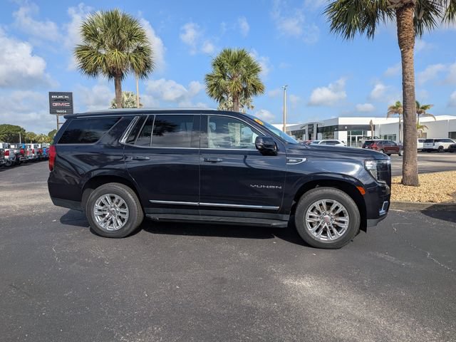 Used 2023 GMC Yukon SLT w/ SLT Premium Package RWD image 3