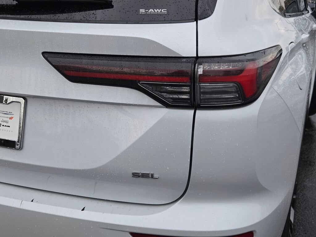 Used 2025 Mitsubishi Outlander SEL AWD/4WD image 13