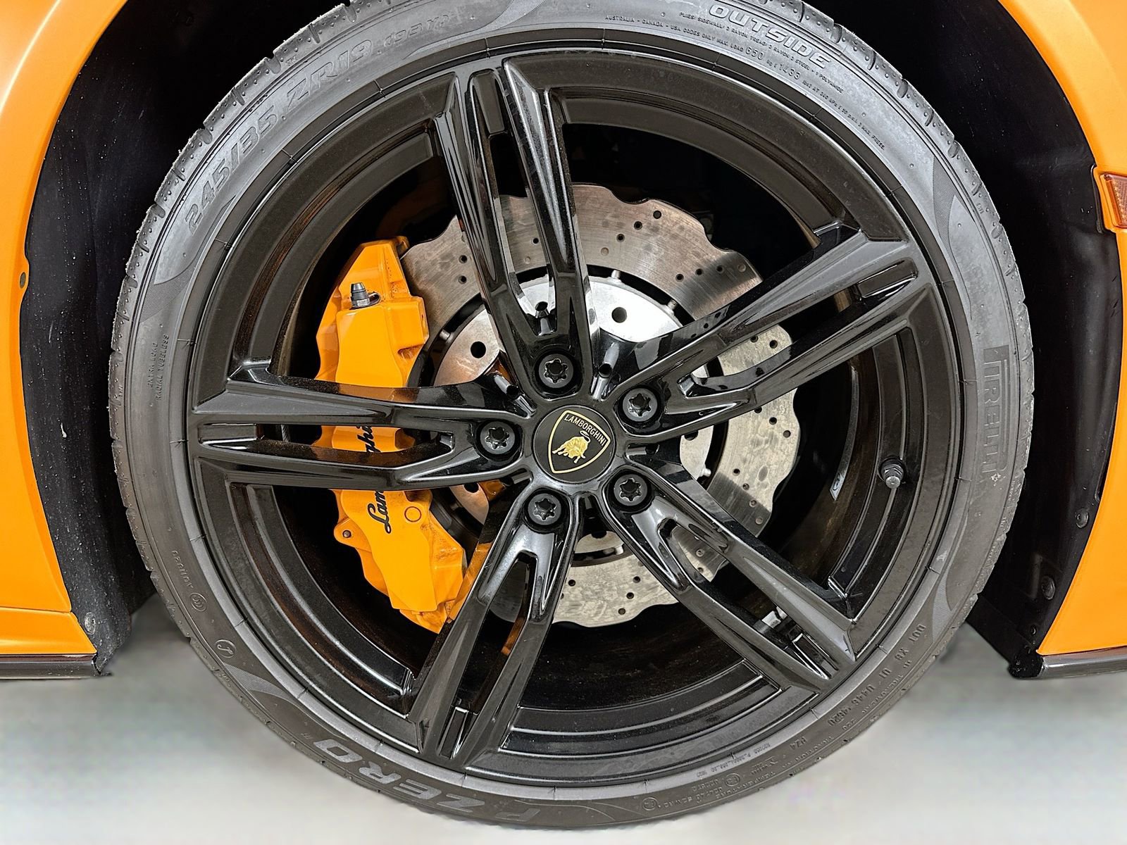 Used 2021 Lamborghini Huracan EVO RWD image 58