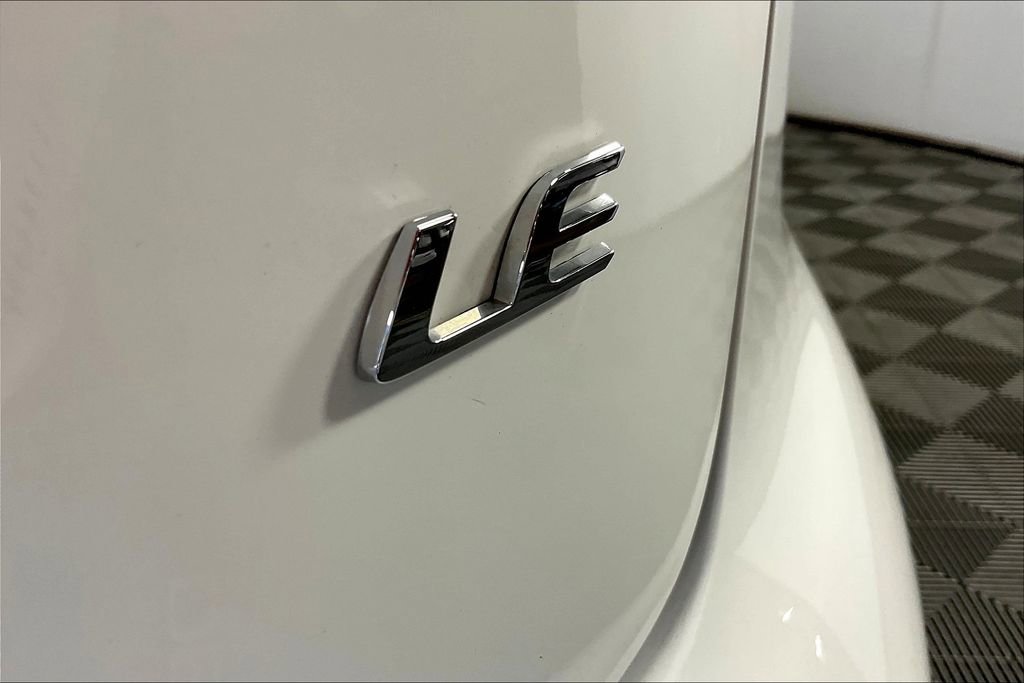 Used 2024 Toyota Corolla LE image 40