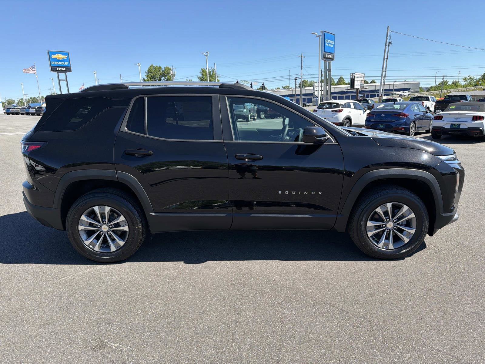New 2026 Chevrolet Equinox LT w/ Convenience Package II FWD image 8