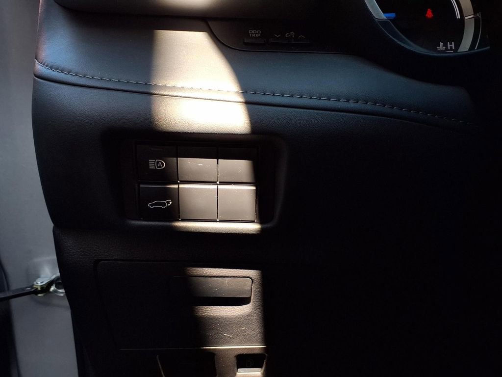 Certified 2025 Toyota Highlander XLE AWD/4WD image 15