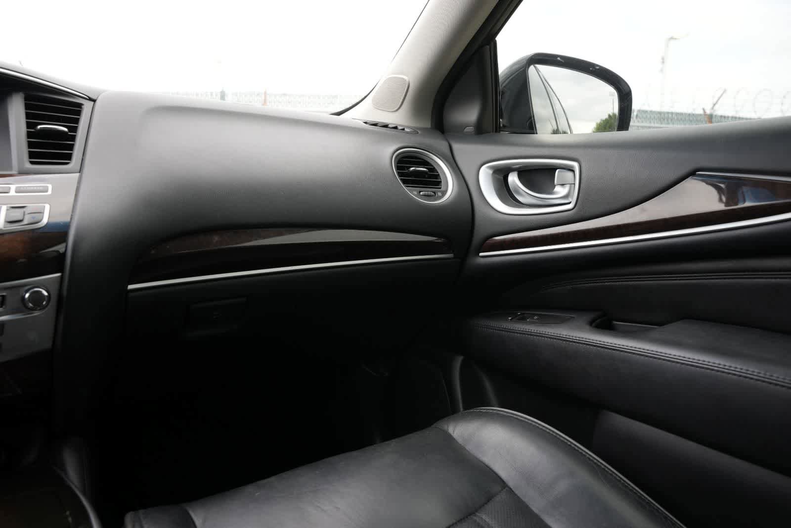 Used 2013 INFINITI JX35 AWD w/ Premium Pkg image 8