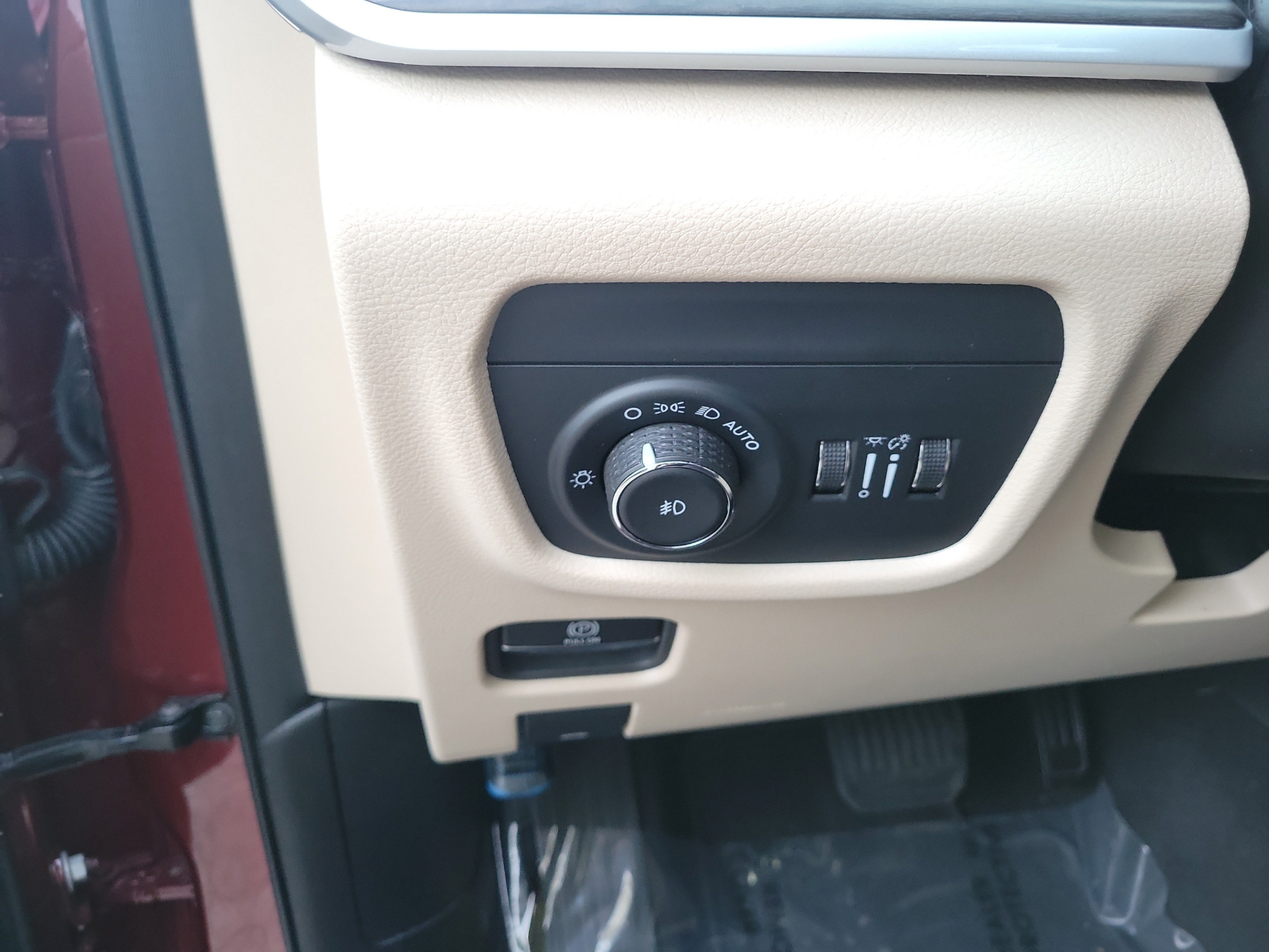 Certified 2025 Jeep Grand Cherokee L Limited w/ Black Appearance Package AWD/4WD image 27