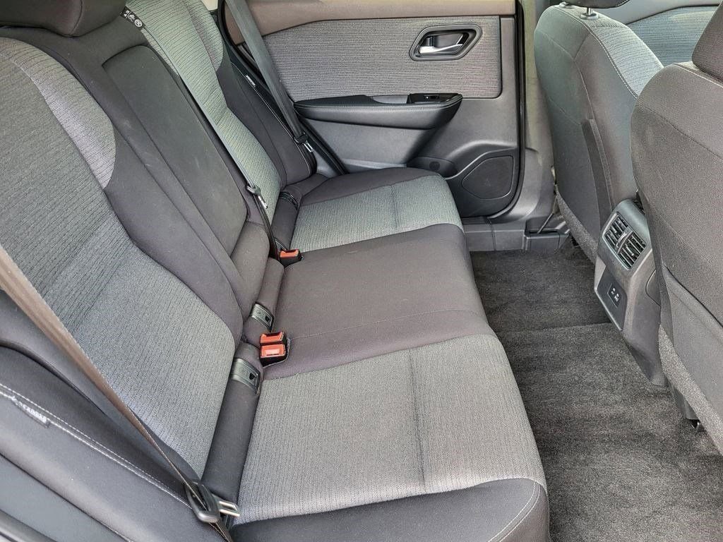 Used 2023 Nissan Rogue SV image 19