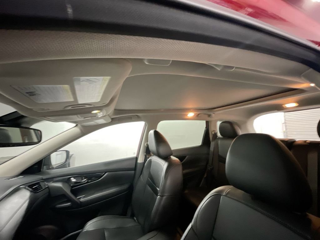 Used 2019 Nissan Rogue SL w/ Premium Package image 19
