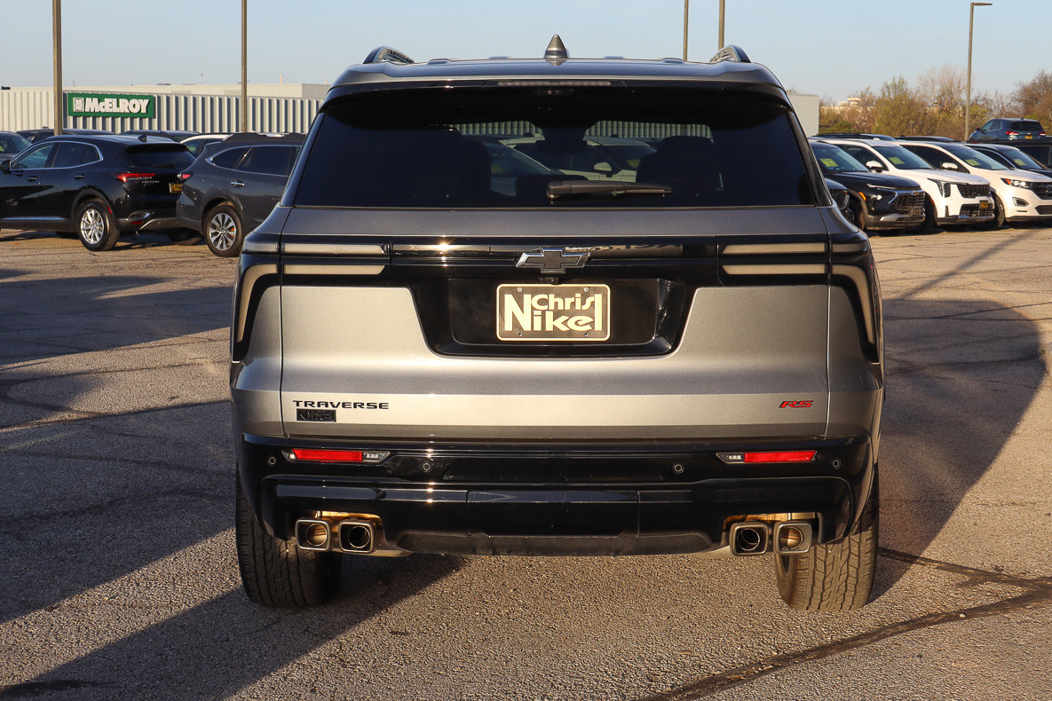 Used 2025 Chevrolet Traverse RS w/ LPO, Floor Liner Package image 5