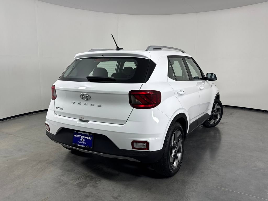 Certified 2025 Hyundai Venue SEL image 5